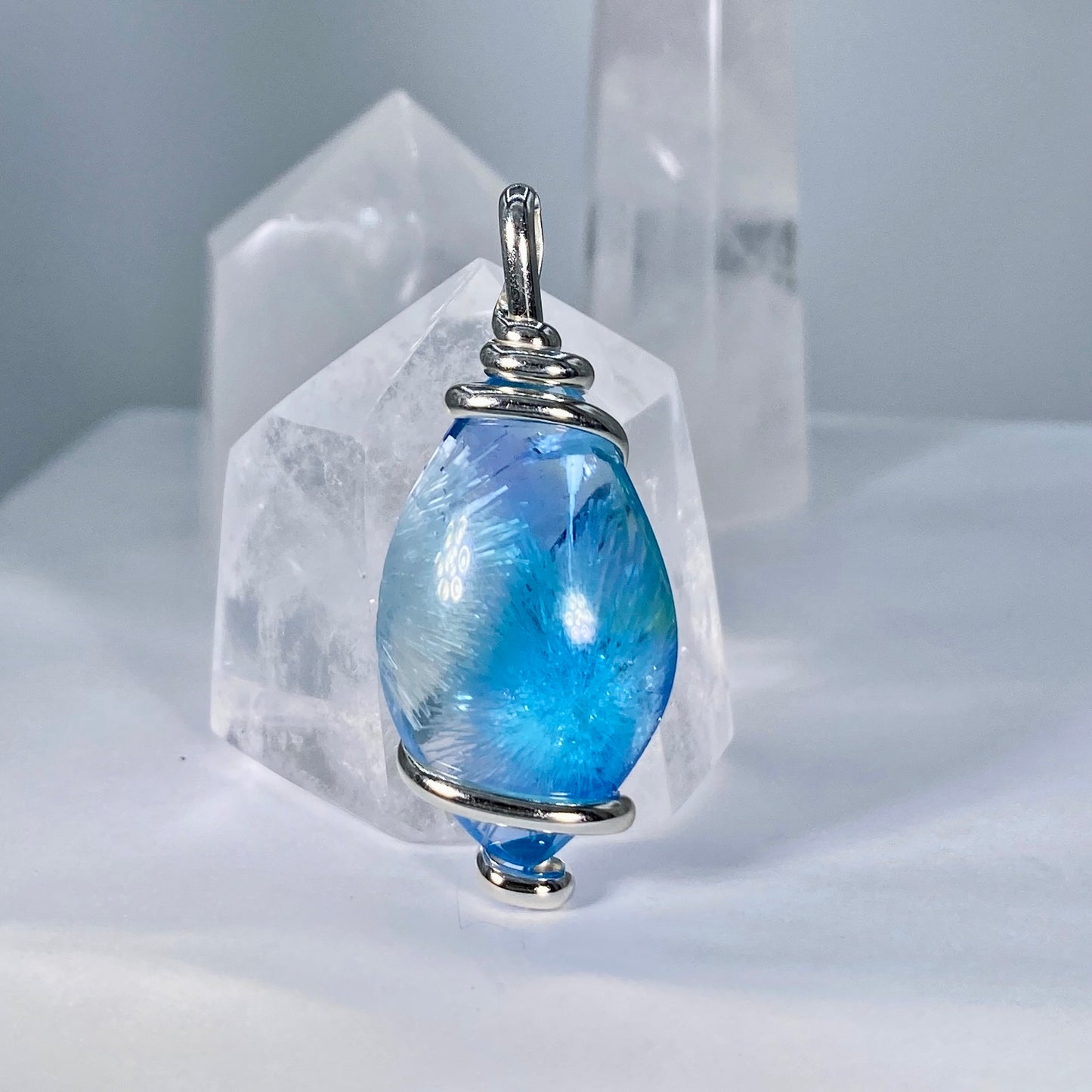 Bridewell Stone Sparkling Sky Blue Sterling Silver Wire Pendant